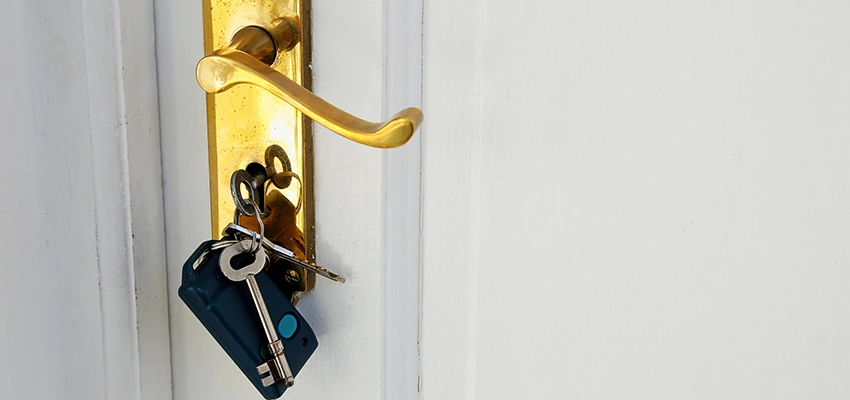 Broken Door Key Extraction in Ladera Heights, CA